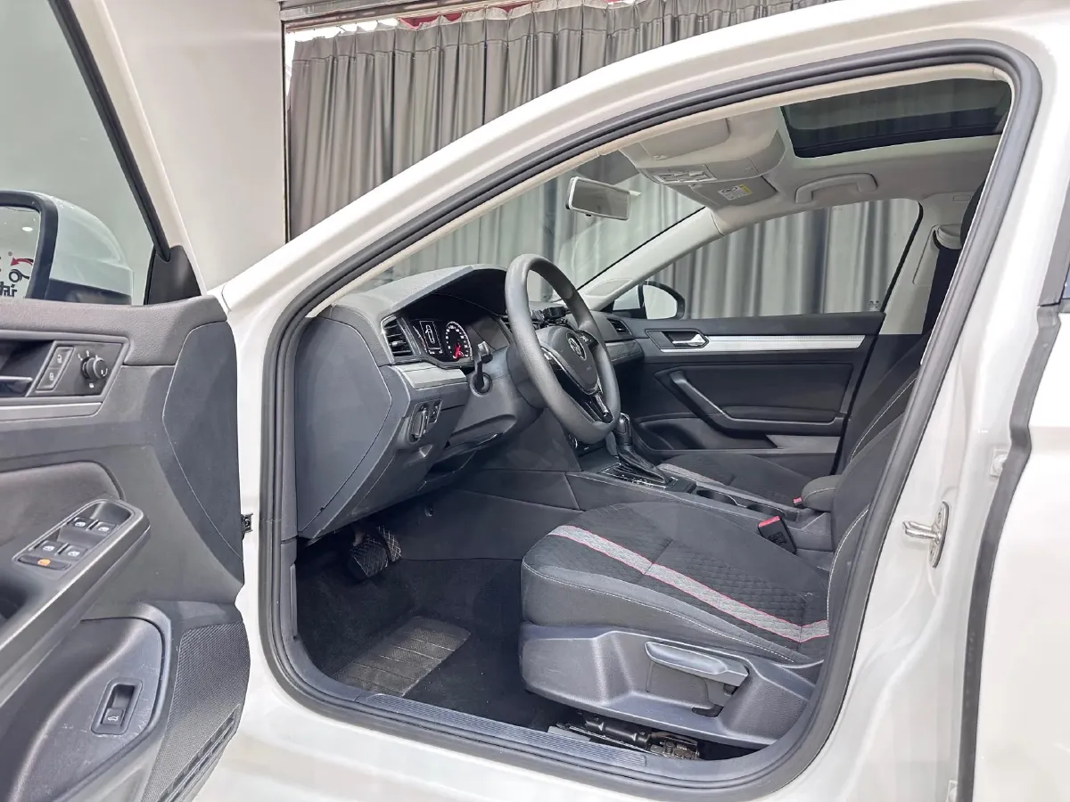 2019 Volkswagen T-Cross 1.4T 150HP L4 7DCT,autocango,china used car exporter,china ev exporter,chinese used car exporter,chinese used ev exporter