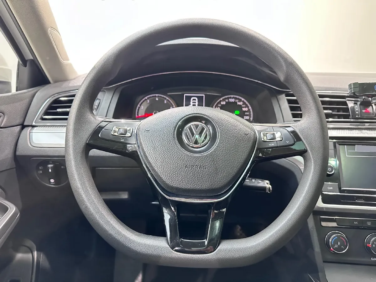 2019 Volkswagen T-Cross 1.4T 150HP L4 7DCT,autocango,china used car exporter,china ev exporter,chinese used car exporter,chinese used ev exporter