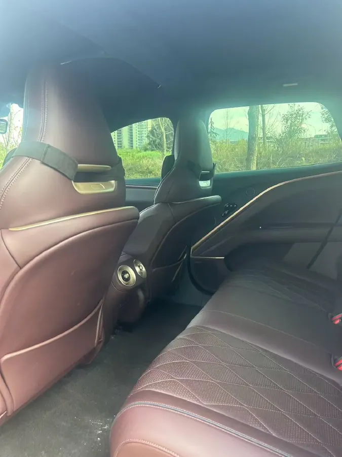 2025 Avatr 11 1.5T 156HP L4 REEV 39.05KWH,autocango,china used car exporter,china ev exporter,chinese used car exporter,chinese used ev exporter