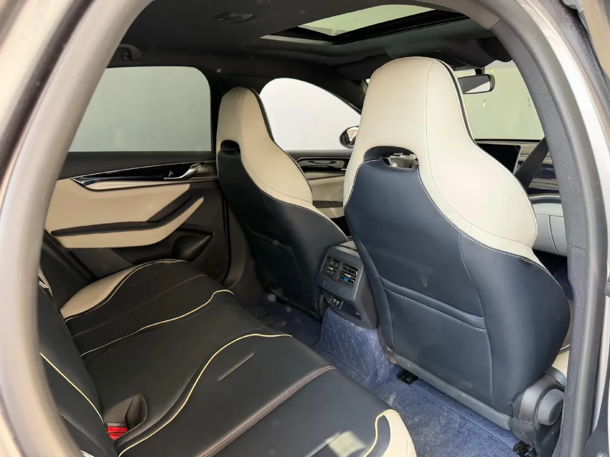 2021 Haval F7 1.5T 169HP L4 7DCT,autocango,china used car exporter,china ev exporter,chinese used car exporter,chinese used ev exporter