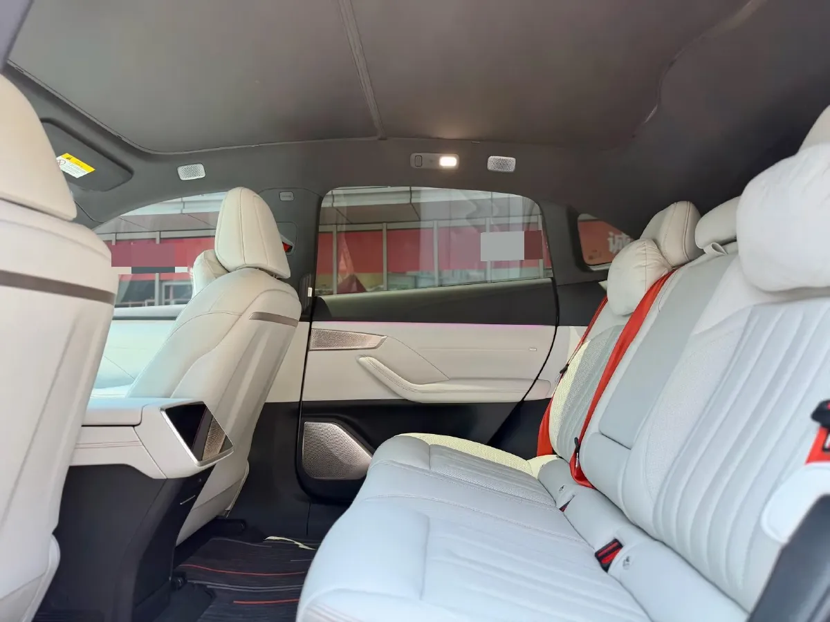 2024 IM L6 BEV 75KWH,autocango,china used car exporter,china ev exporter,chinese used car exporter,chinese used ev exporter