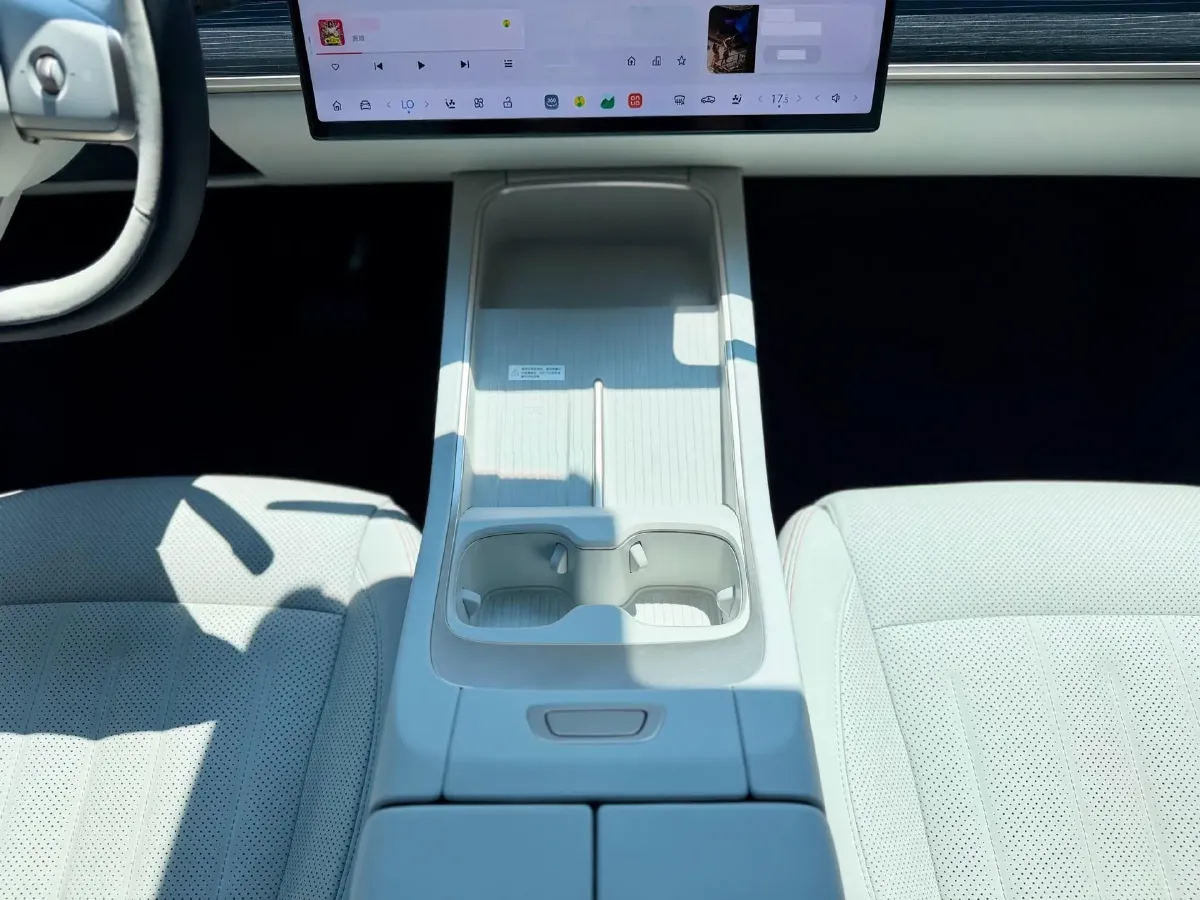 2024 IM L6 BEV 75KWH,autocango,china used car exporter,china ev exporter,chinese used car exporter,chinese used ev exporter