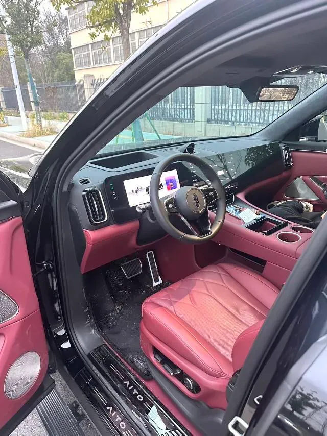 2025 AITO AITO M8 REEV 160HP REEV 53.4KWH,autocango,china used car exporter,china ev exporter,chinese used car exporter,chinese used ev exporter