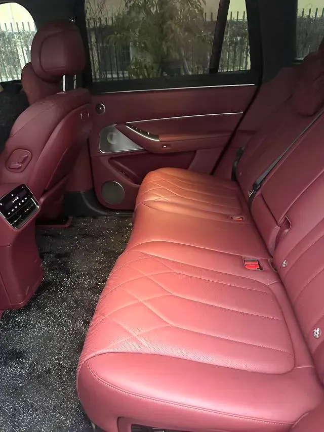 2025 AITO AITO M8 REEV 160HP REEV 53.4KWH,autocango,china used car exporter,china ev exporter,chinese used car exporter,chinese used ev exporter