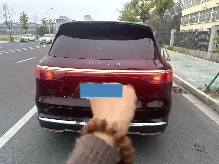 2025 AITO AITO M8 REEV 160HP REEV 53.4KWH,autocango,china used car exporter,china ev exporter,chinese used car exporter,chinese used ev exporter