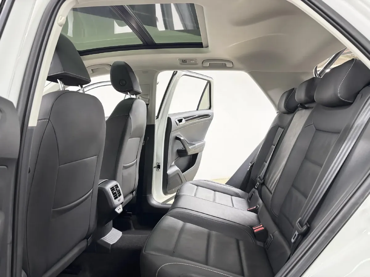 2021 Volkswagen T-Roc 1.4T 150HP L4 7DCT,autocango,china used car exporter,china ev exporter,chinese used car exporter,chinese used ev exporter