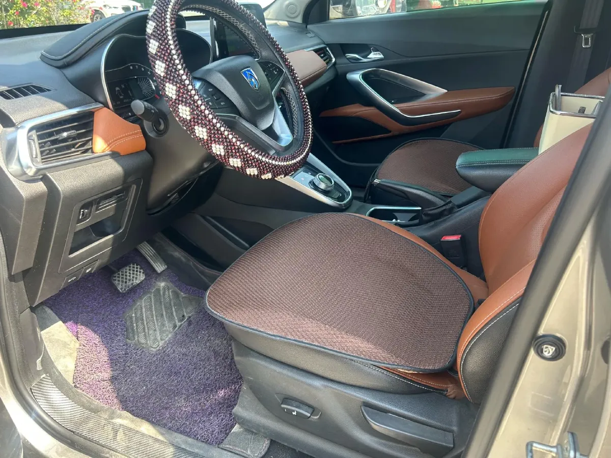 2017 HaiMa S5 Young Edition 1.6L 122HP L4 5MT,autocango,china used car exporter,china ev exporter,chinese used car exporter,chinese used ev exporter