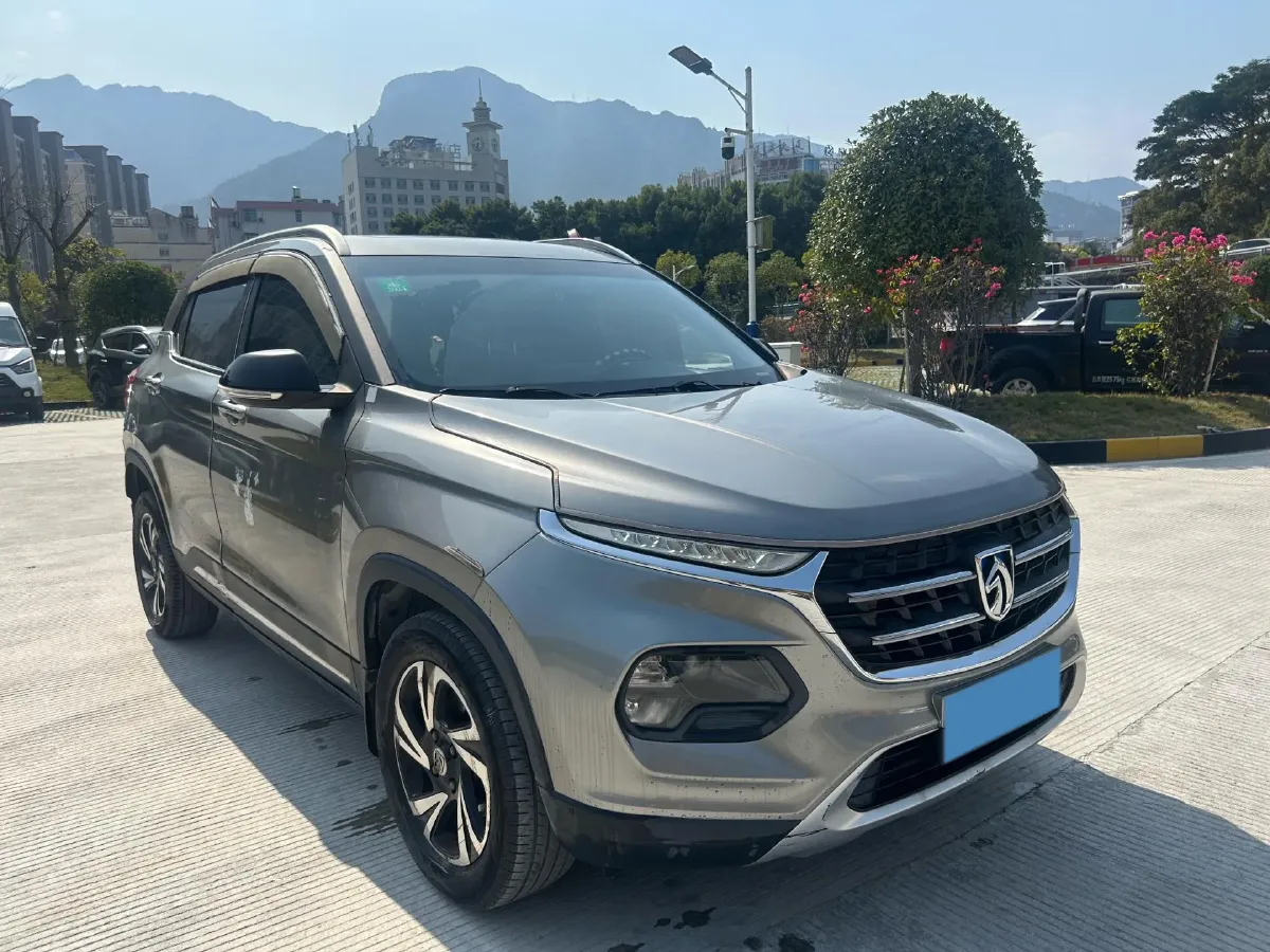 2017 HaiMa S5 Young Edition 1.6L 122HP L4 5MT,autocango,china used car exporter,china ev exporter,chinese used car exporter,chinese used ev exporter