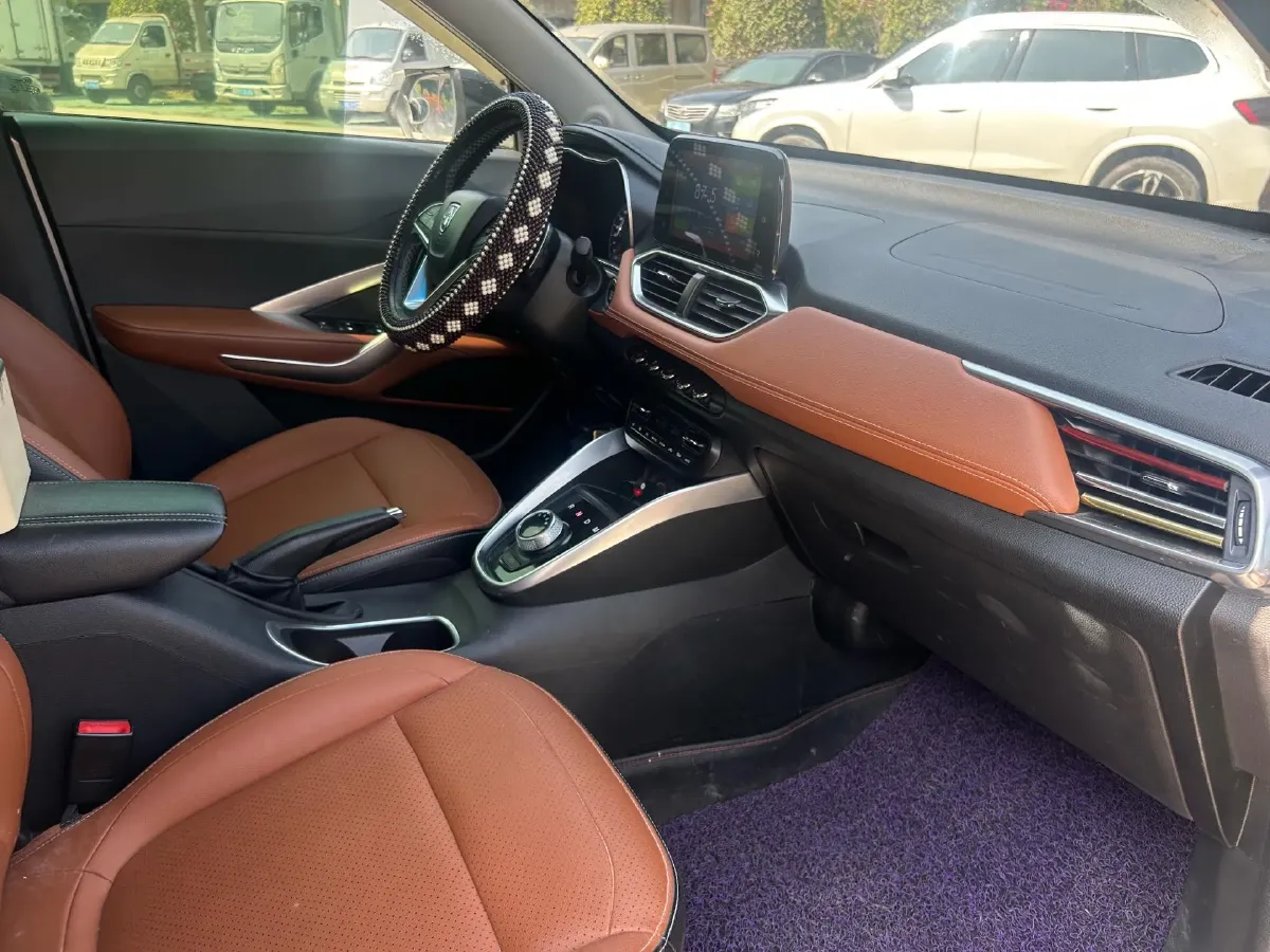 2017 HaiMa S5 Young Edition 1.6L 122HP L4 5MT,autocango,china used car exporter,china ev exporter,chinese used car exporter,chinese used ev exporter