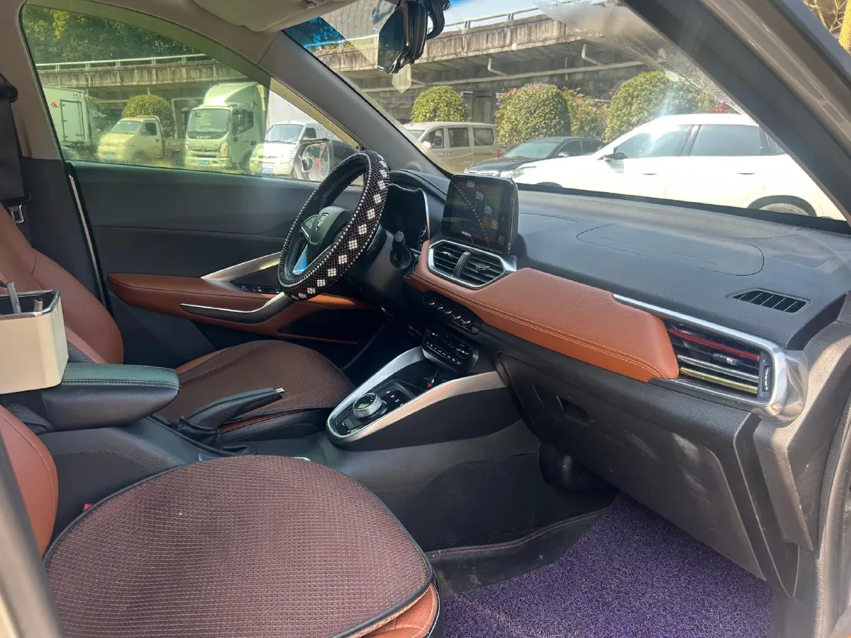 2017 HaiMa S5 Young Edition 1.6L 122HP L4 5MT,autocango,china used car exporter,china ev exporter,chinese used car exporter,chinese used ev exporter