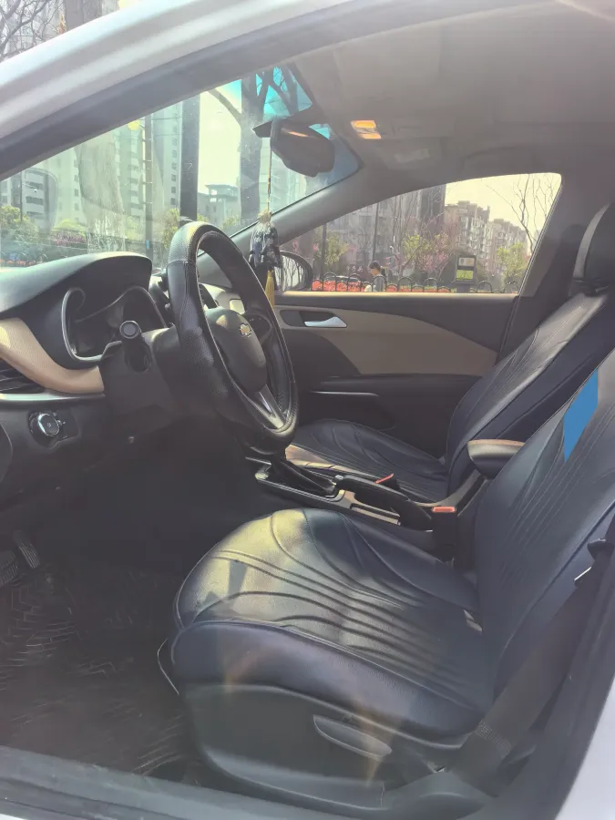 2021 Chevrolet Monza 1.5L 113HP L4 6AT,autocango,china used car exporter,china ev exporter,chinese used car exporter,chinese used ev exporter