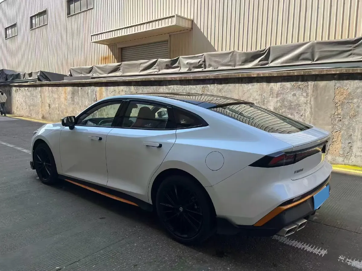 2024 ChangAn UNI-V 1.5T 188HP L4 7DCT,autocango,china used car exporter,china ev exporter,chinese used car exporter,chinese used ev exporter