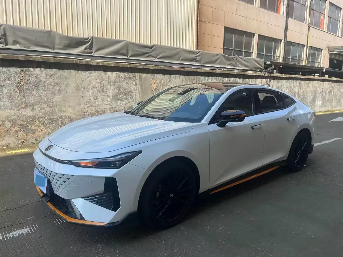 2024 ChangAn UNI-V 1.5T 188HP L4 7DCT,autocango,china used car exporter,china ev exporter,chinese used car exporter,chinese used ev exporter