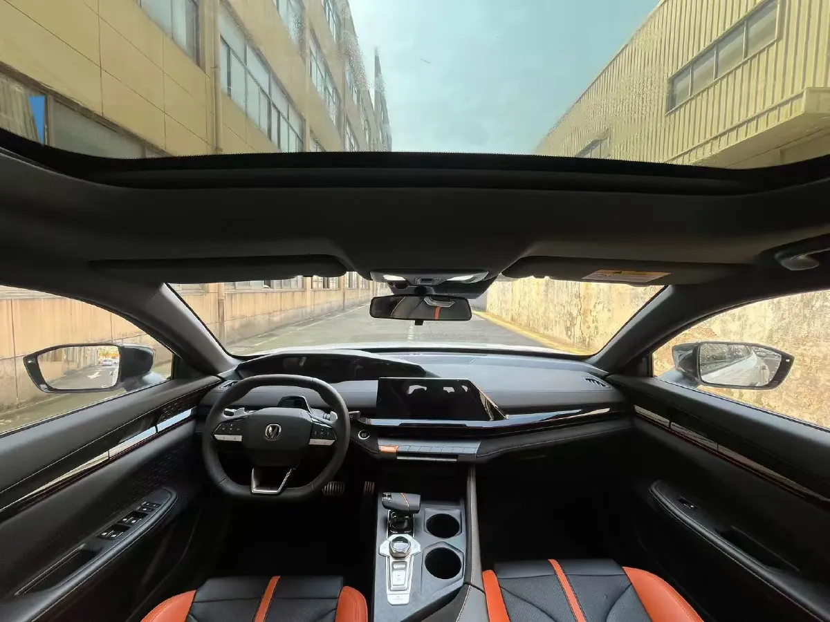 2024 ChangAn UNI-V 1.5T 188HP L4 7DCT,autocango,china used car exporter,china ev exporter,chinese used car exporter,chinese used ev exporter