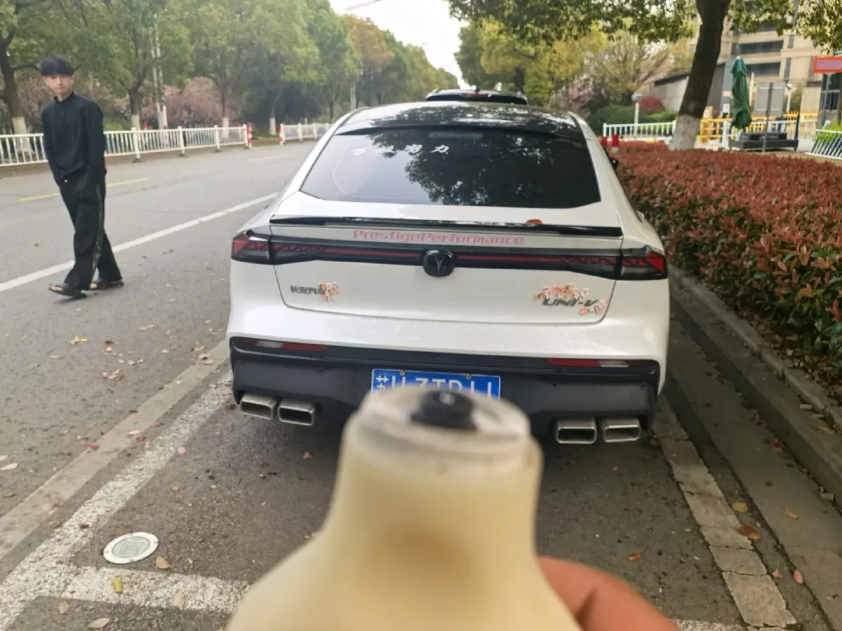 2024 ChangAn UNI-V 1.5T 188HP L4 7DCT,autocango,china used car exporter,china ev exporter,chinese used car exporter,chinese used ev exporter