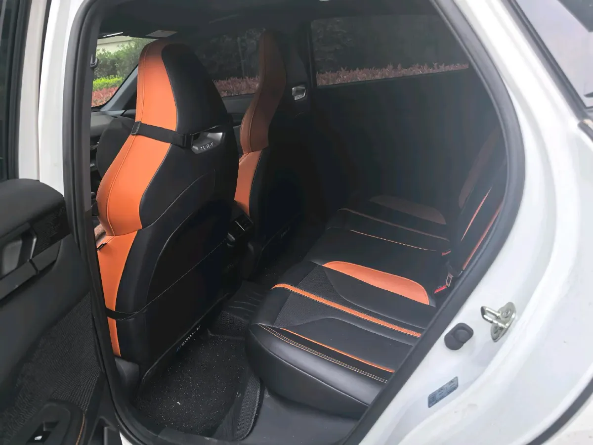 2024 ChangAn UNI-V 1.5T 188HP L4 7DCT,autocango,china used car exporter,china ev exporter,chinese used car exporter,chinese used ev exporter