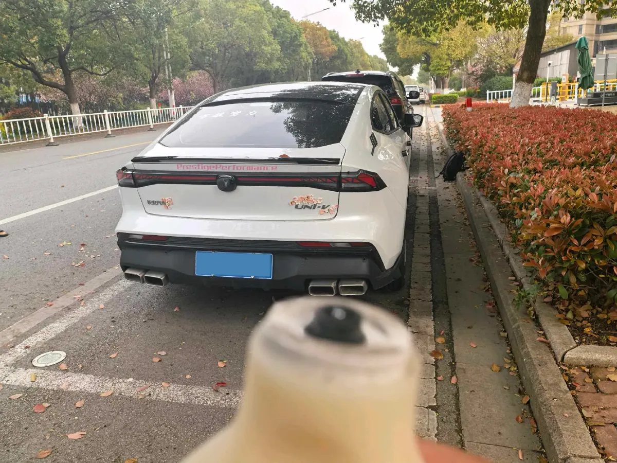 2024 ChangAn UNI-V 1.5T 188HP L4 7DCT,autocango,china used car exporter,china ev exporter,chinese used car exporter,chinese used ev exporter