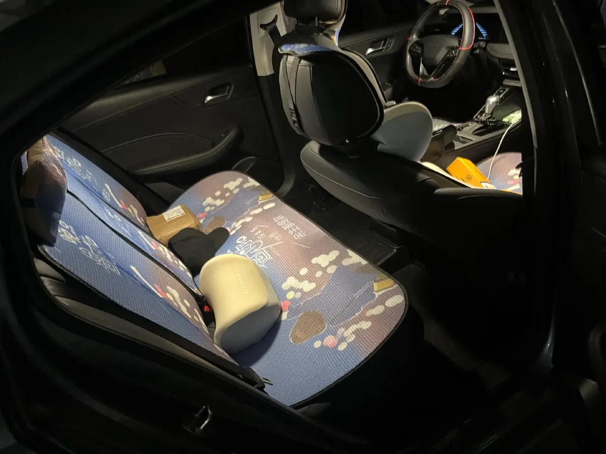 2026 Roewe i5 1.5L 129HP L4 CVT,autocango,china used car exporter,china ev exporter,chinese used car exporter,chinese used ev exporter