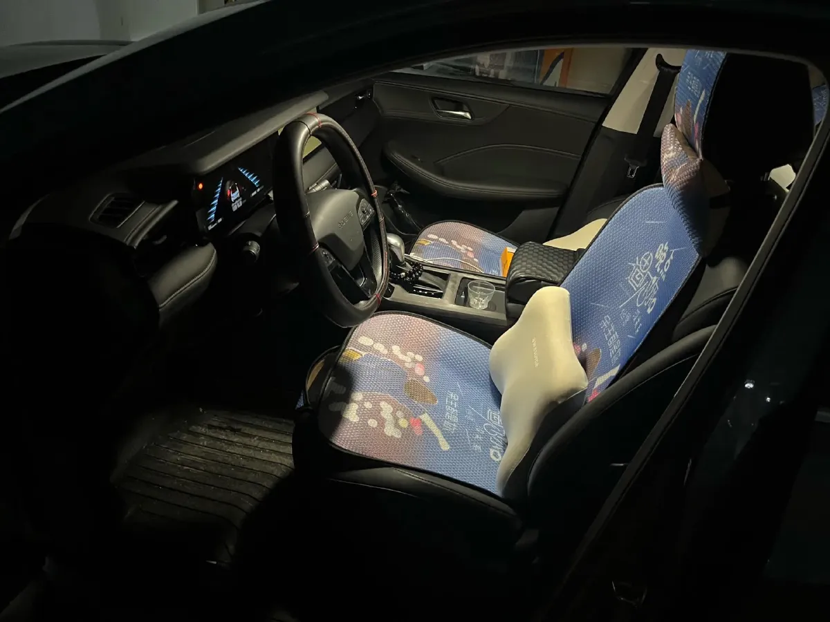 2026 Roewe i5 1.5L 129HP L4 CVT,autocango,china used car exporter,china ev exporter,chinese used car exporter,chinese used ev exporter