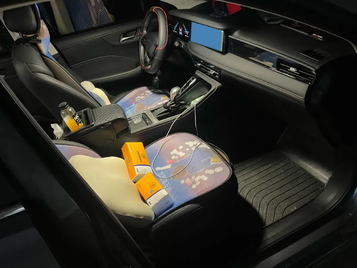 2026 Roewe i5 1.5L 129HP L4 CVT,autocango,china used car exporter,china ev exporter,chinese used car exporter,chinese used ev exporter