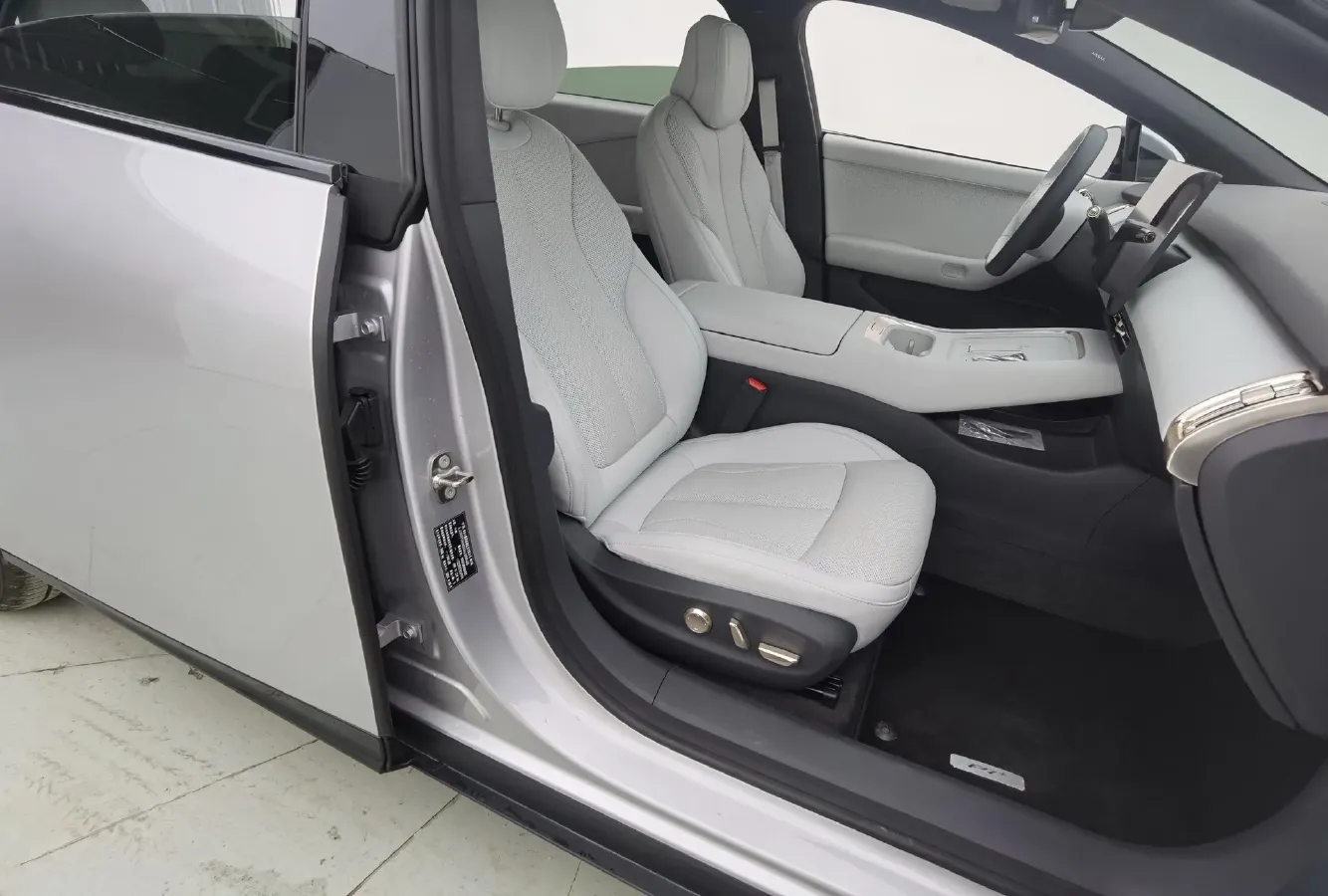 2024 Xpeng P7+ BEV 60.7KWH,autocango,china used car exporter,china ev exporter,chinese used car exporter,chinese used ev exporter