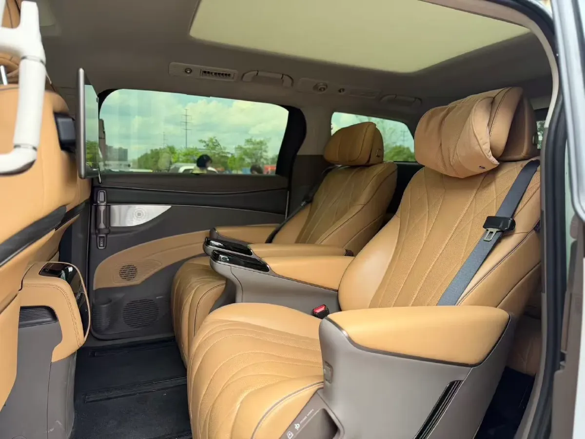 2022 Mercedes-Benz GLC Class 2.0T 197HP L4 9AT,autocango,china used car exporter,china ev exporter,chinese used car exporter,chinese used ev exporter