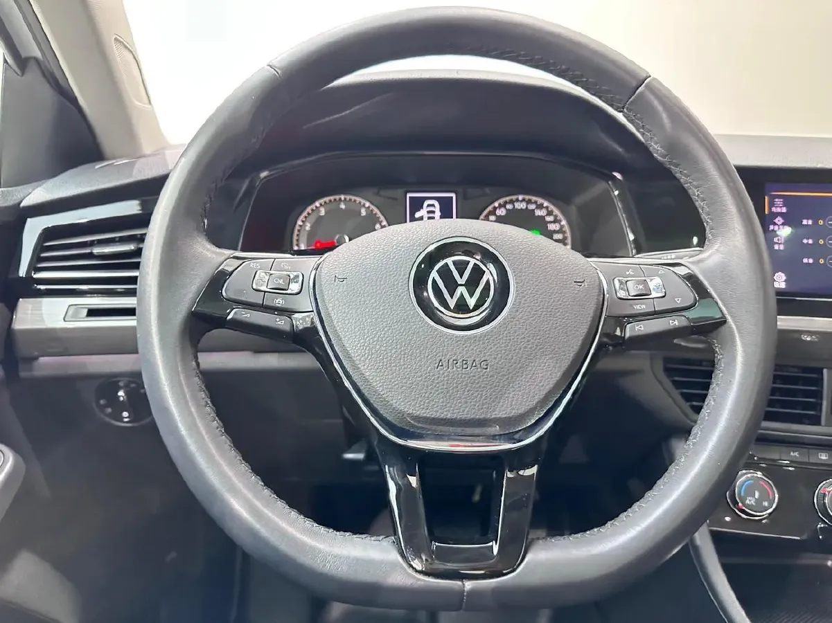 2021 Volkswagen Bora 1.5L 113HP L4 6AT,autocango,china used car exporter,china ev exporter,chinese used car exporter,chinese used ev exporter