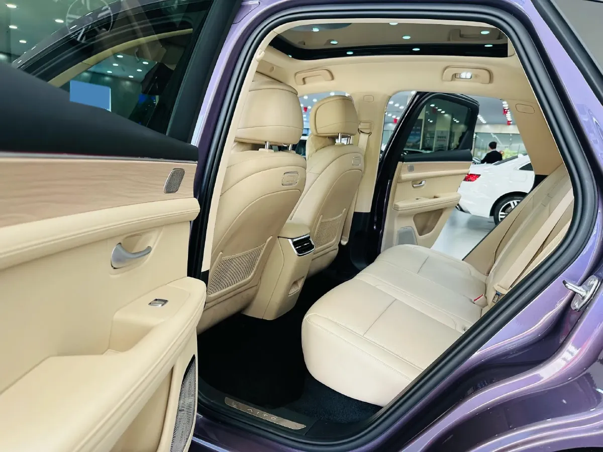 2025 AITO AITO M5 1.5T 152HP L4 REEV 42KWH,autocango,china used car exporter,china ev exporter,chinese used car exporter,chinese used ev exporter