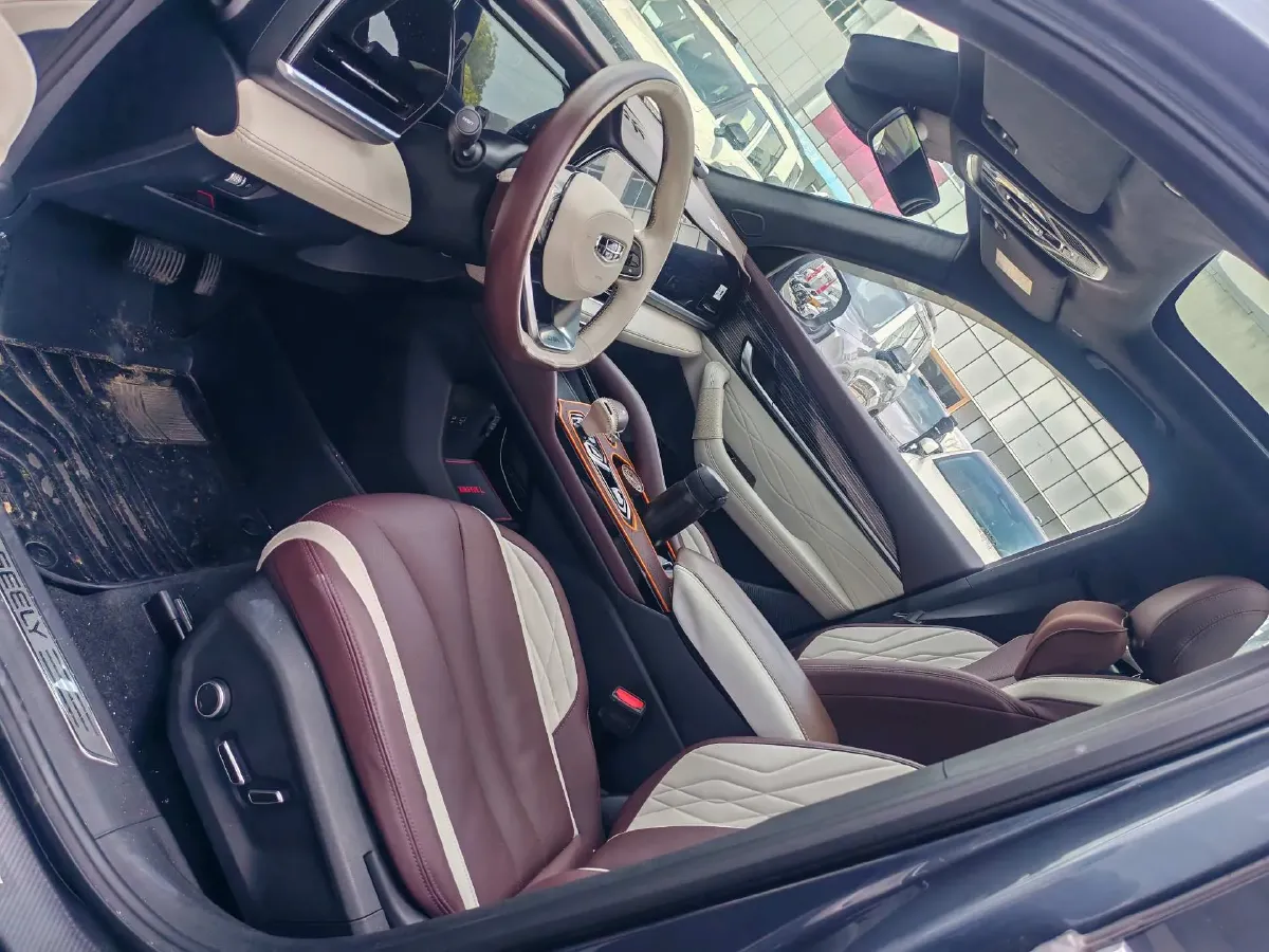 2021 Geely Monjaro 2.0T 218HP L4 7DCT,autocango,china used car exporter,china ev exporter,chinese used car exporter,chinese used ev exporter