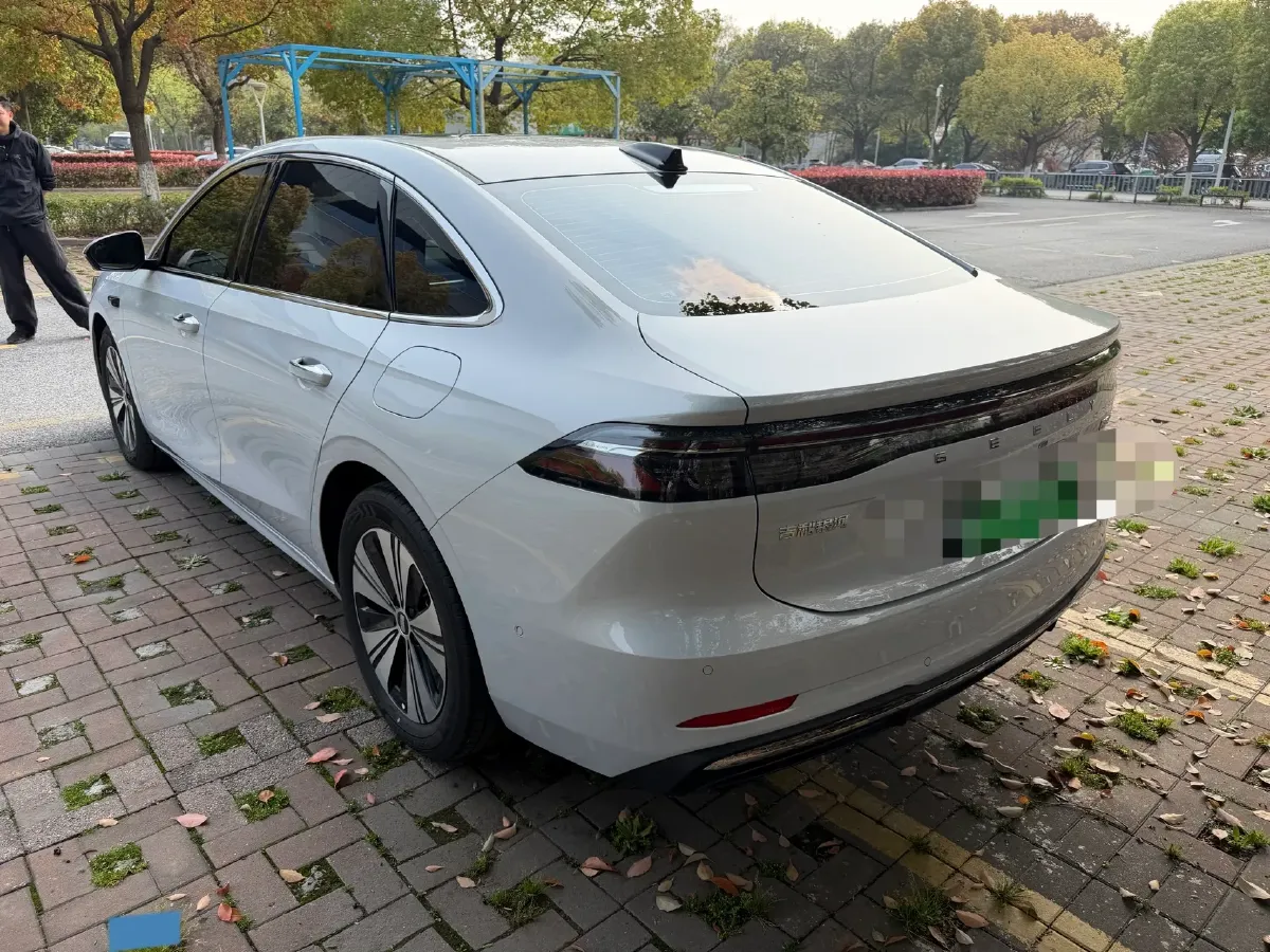 2025 Geely Galaxy A7 1.5L 112HP L4 1DHT PHEV,autocango,china used car exporter,china ev exporter,chinese used car exporter,chinese used ev exporter