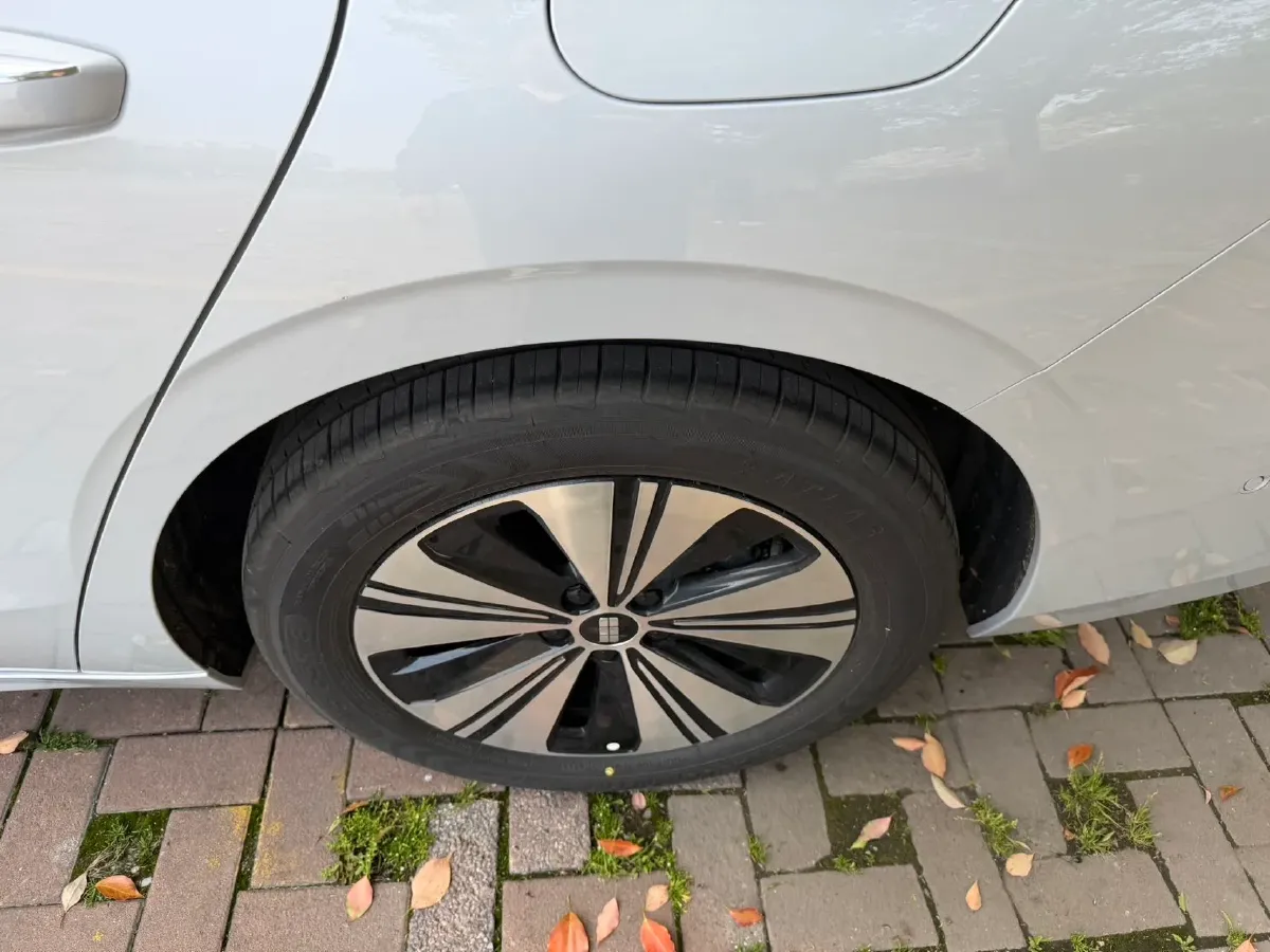 2025 Geely Galaxy A7 1.5L 112HP L4 1DHT PHEV,autocango,china used car exporter,china ev exporter,chinese used car exporter,chinese used ev exporter