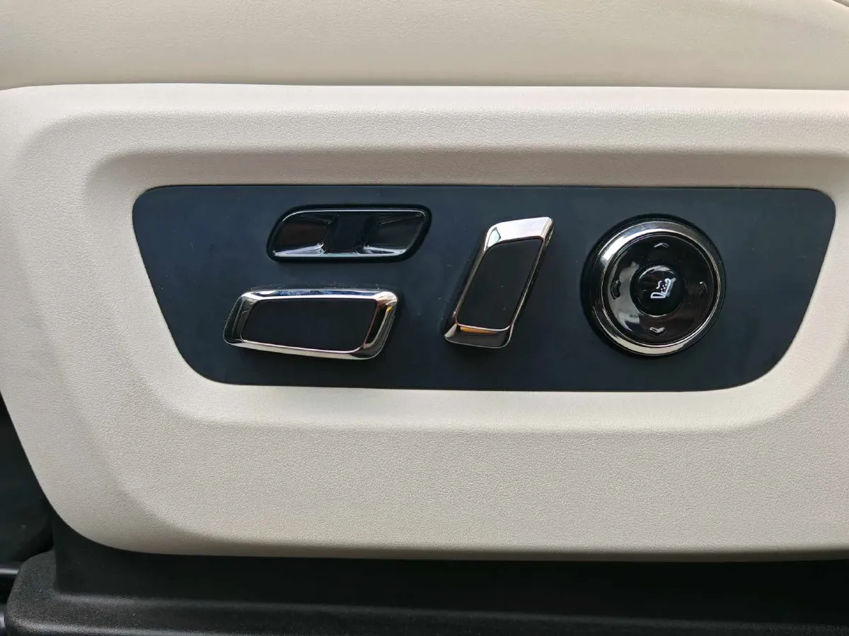 2024 ROXROX 01 1.5T 152HP L4 REEV 44.5KWH,autocango,china used car exporter,china ev exporter,chinese used car exporter,chinese used ev exporter