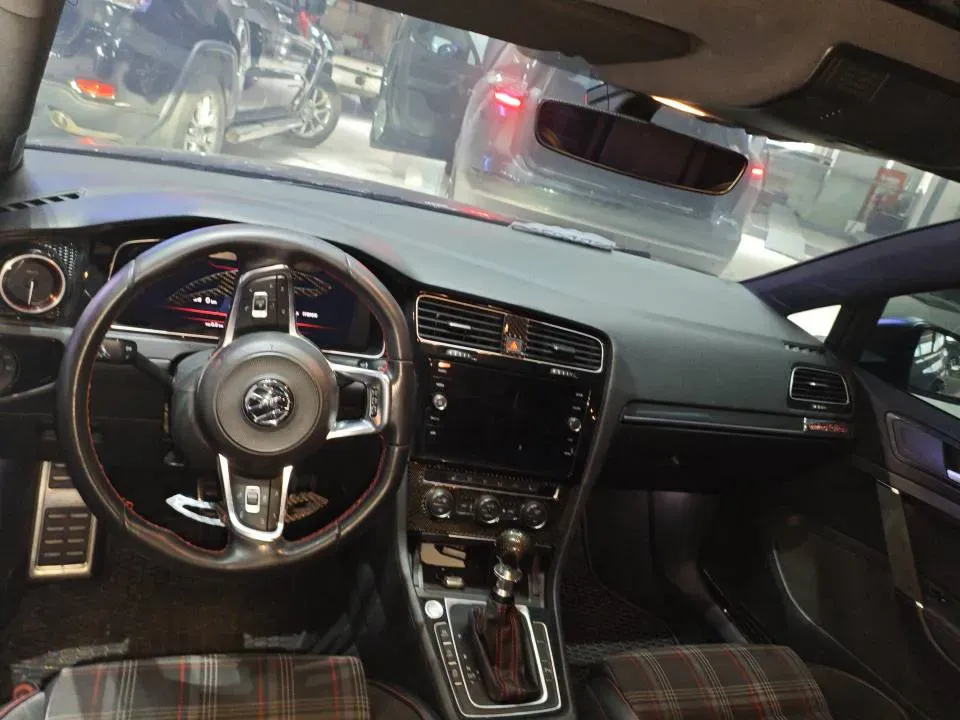 2018 Volkswagen GolfGTI 2.0T 220HP L4 7DCT,autocango,china used car exporter,china ev exporter,chinese used car exporter,chinese used ev exporter