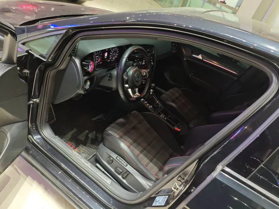 2018 Volkswagen GolfGTI 2.0T 220HP L4 7DCT,autocango,china used car exporter,china ev exporter,chinese used car exporter,chinese used ev exporter