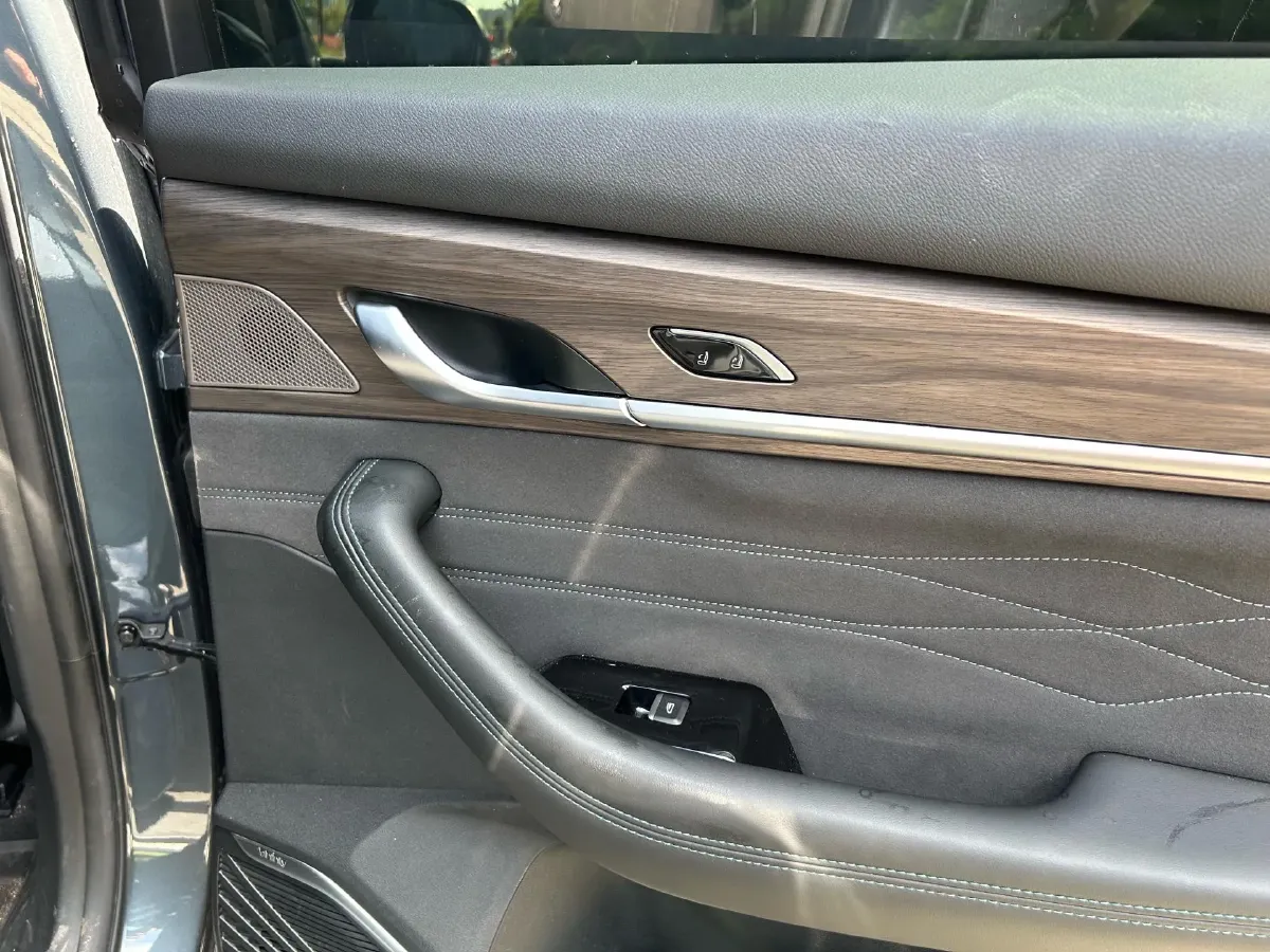 2025 Geely Monjaro 2.0T 238HP L4 8AT,autocango,china used car exporter,china ev exporter,chinese used car exporter,chinese used ev exporter