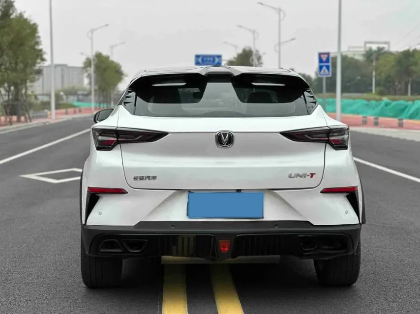 2022 ChangAn UNI-T 2.0T 233HP L4 8AT,autocango,china used car exporter,china ev exporter,chinese used car exporter,chinese used ev exporter