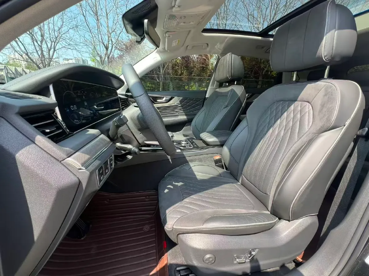 2022 HongQi HS5 2.0T 224HP L4 6AT,autocango,china used car exporter,china ev exporter,chinese used car exporter,chinese used ev exporter