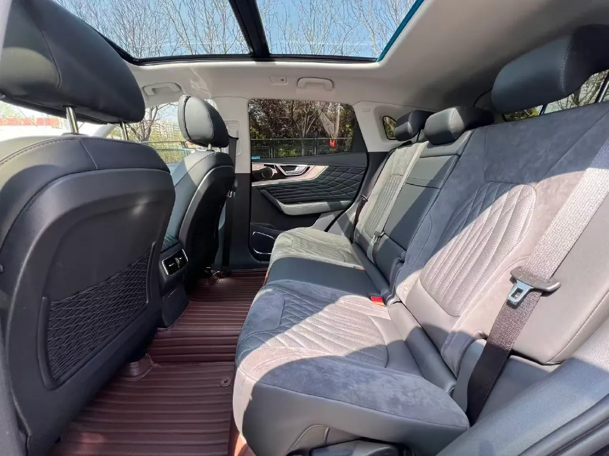 2022 HongQi HS5 2.0T 224HP L4 6AT,autocango,china used car exporter,china ev exporter,chinese used car exporter,chinese used ev exporter