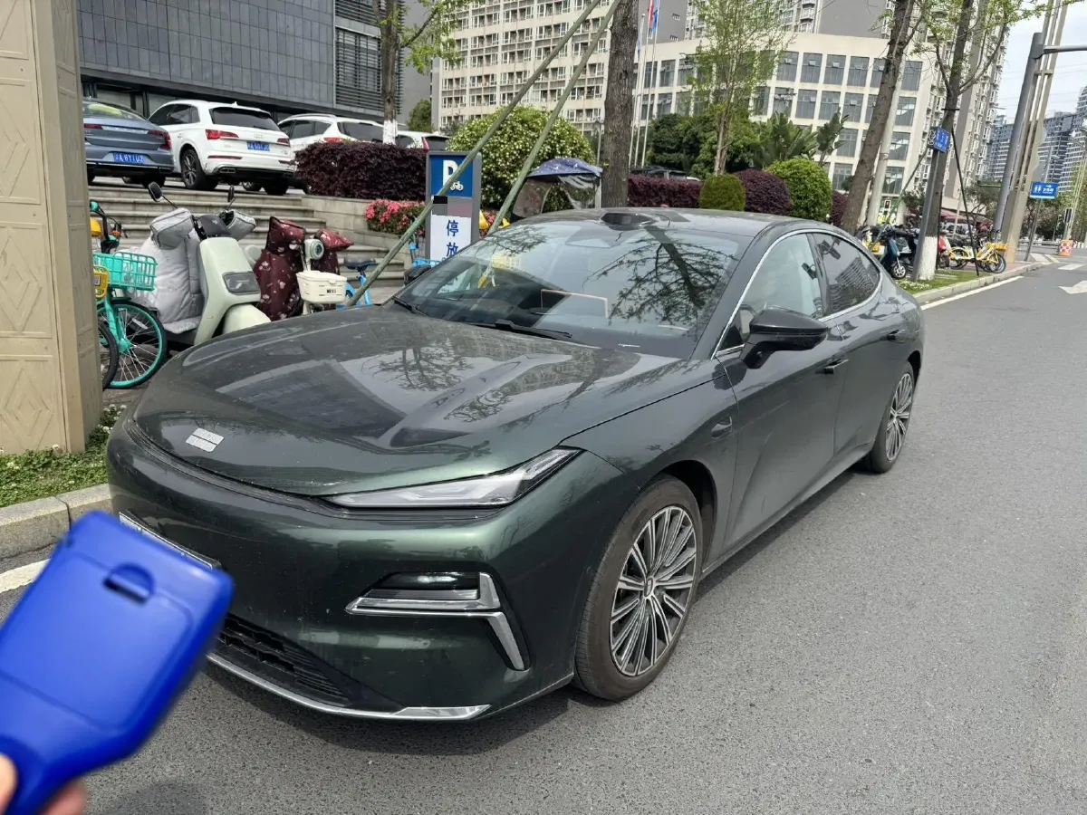 2025 Geely Galaxy Starshine 8 1.5T 163HP L4 3DHT PHEV 27.69KWH,autocango,china used car exporter,china ev exporter,chinese used car exporter,chinese used ev exporter