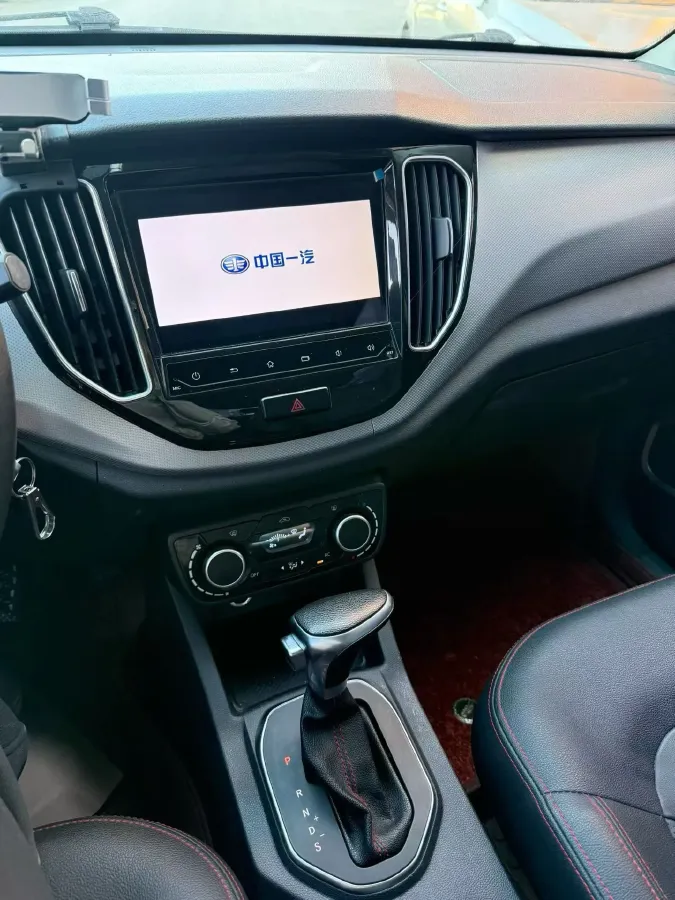 2017 FAW Senia R7 1.6L 116HP L4 6AT,autocango,china used car exporter,china ev exporter,chinese used car exporter,chinese used ev exporter