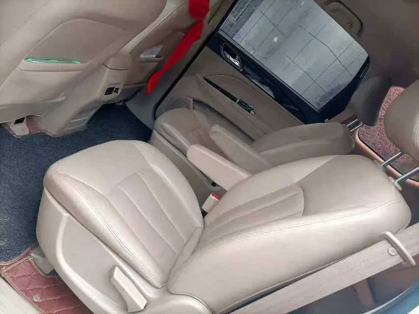 2016 BaoJun 730 1.5L 112HP L4 5MT,autocango,china used car exporter,china ev exporter,chinese used car exporter,chinese used ev exporter