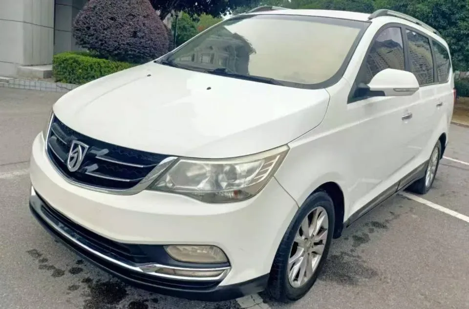 2016 BaoJun 730 1.5L 112HP L4 5MT,autocango,china used car exporter,china ev exporter,chinese used car exporter,chinese used ev exporter