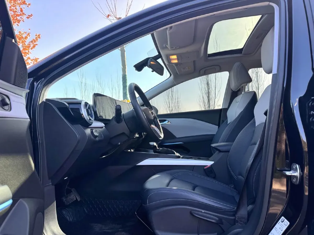 2024 Chevrolet Monza 1.5L 113HP L4 6DCT,autocango,china used car exporter,china ev exporter,chinese used car exporter,chinese used ev exporter