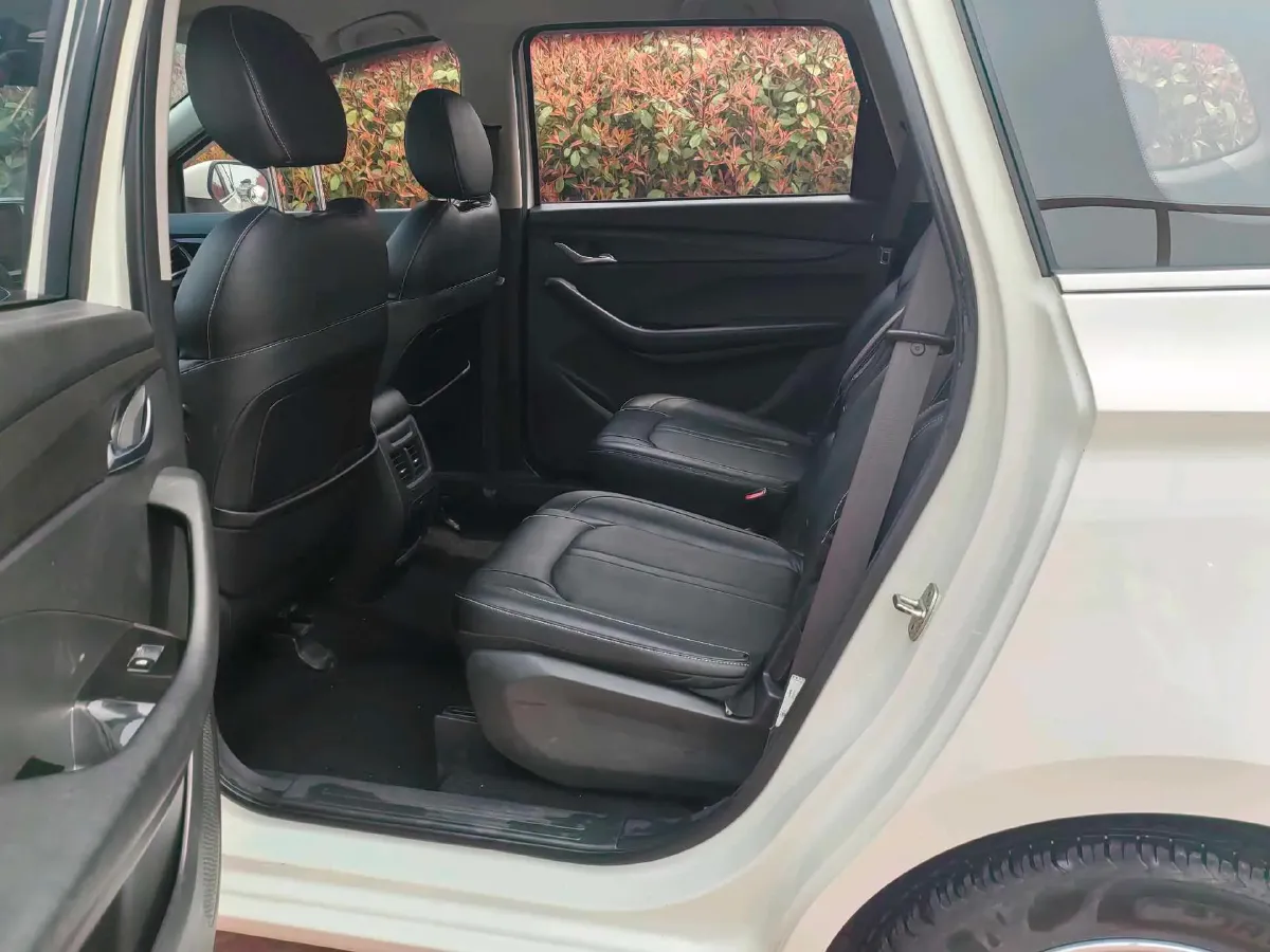 2018 BaoJun 360 1.5L 112HP L4 6MT,autocango,china used car exporter,china ev exporter,chinese used car exporter,chinese used ev exporter