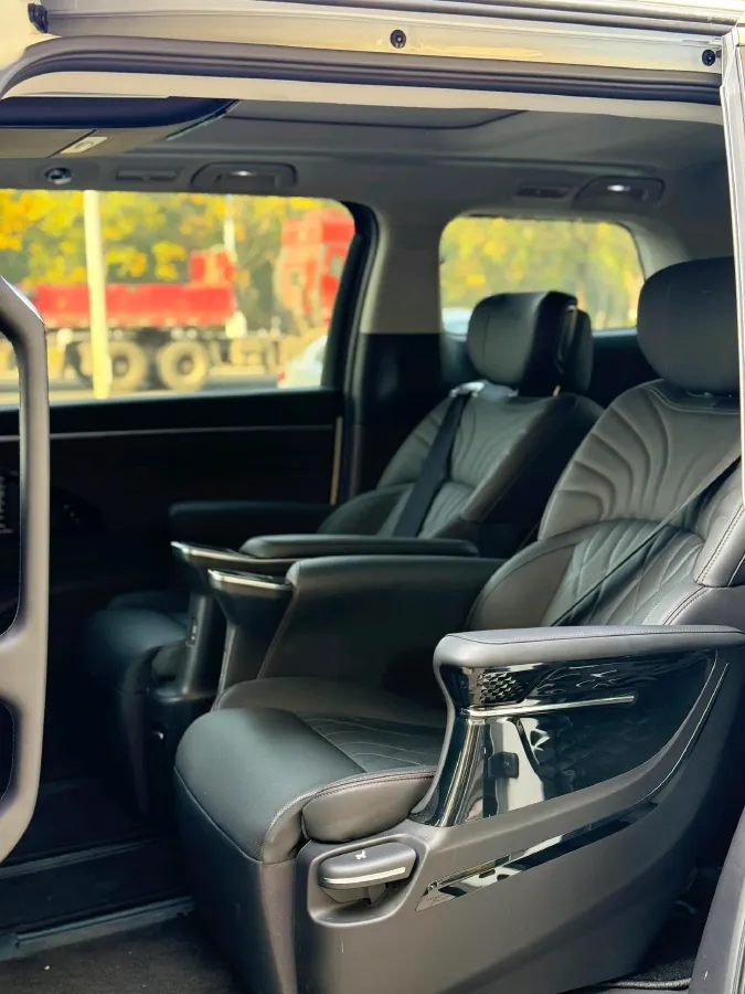 2024 GAC Trumpchi M8 2.0T 252HP L4 8AT,autocango,china used car exporter,china ev exporter,chinese used car exporter,chinese used ev exporter