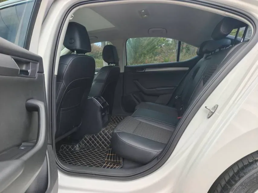 2018 Nissan Terra 2.5L 184HP L4 7AT,autocango,china used car exporter,china ev exporter,chinese used car exporter,chinese used ev exporter