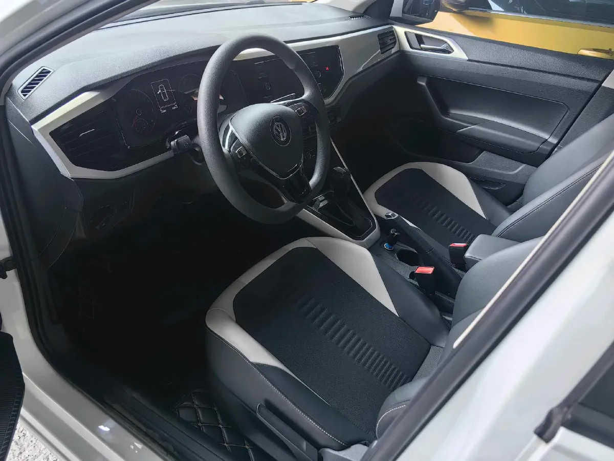 2021 Haval H6 1.5T 169HP L4 7DCT,autocango,china used car exporter,china ev exporter,chinese used car exporter,chinese used ev exporter