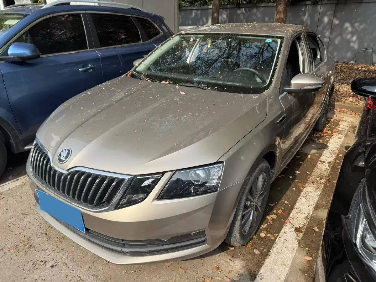2019 Skoda Octavia 1.5L 116HP L4 6AT,autocango,china used car exporter,china ev exporter,chinese used car exporter,chinese used ev exporter