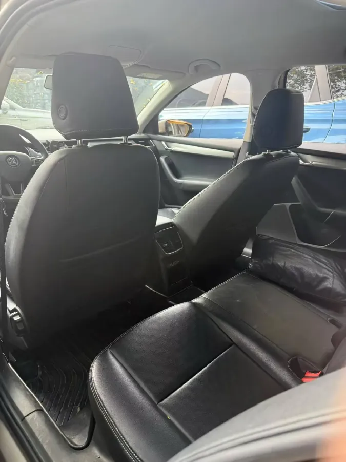 2019 Skoda Octavia 1.5L 116HP L4 6AT,autocango,china used car exporter,china ev exporter,chinese used car exporter,chinese used ev exporter