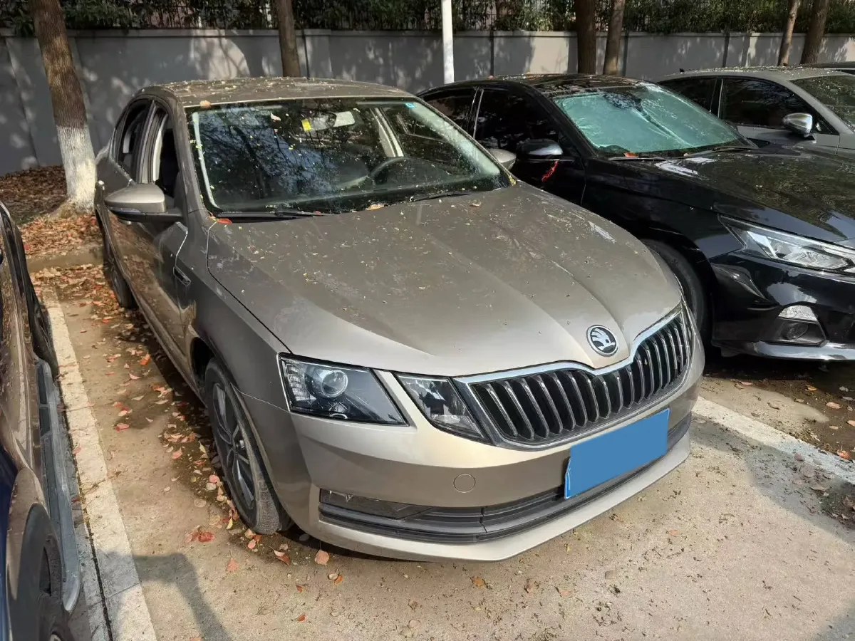2019 Skoda Octavia 1.5L 116HP L4 6AT,autocango,china used car exporter,china ev exporter,chinese used car exporter,chinese used ev exporter